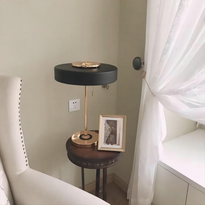 Revolve table lamp