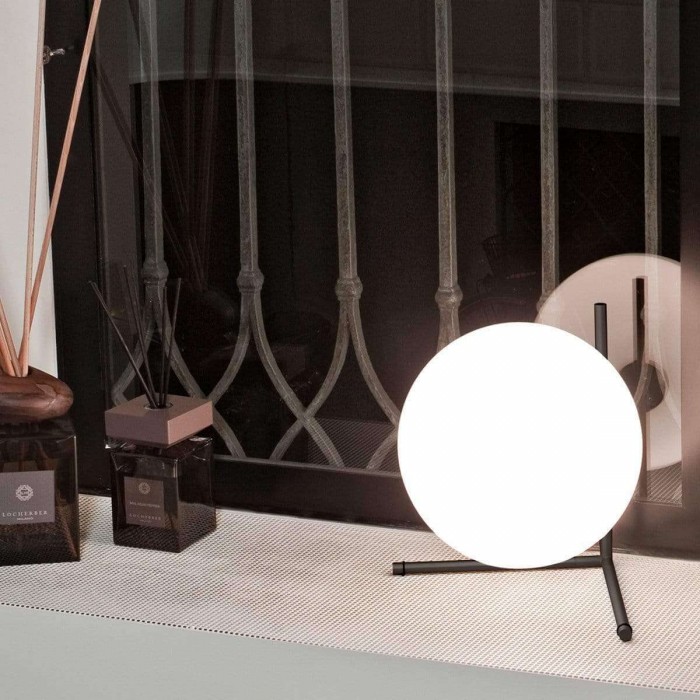 IC Lights table lamp
