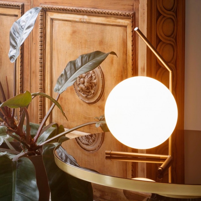 IC Lights table lamp