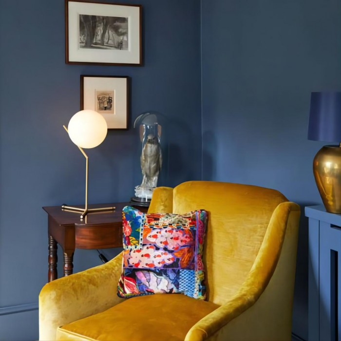 IC Lights table lamp