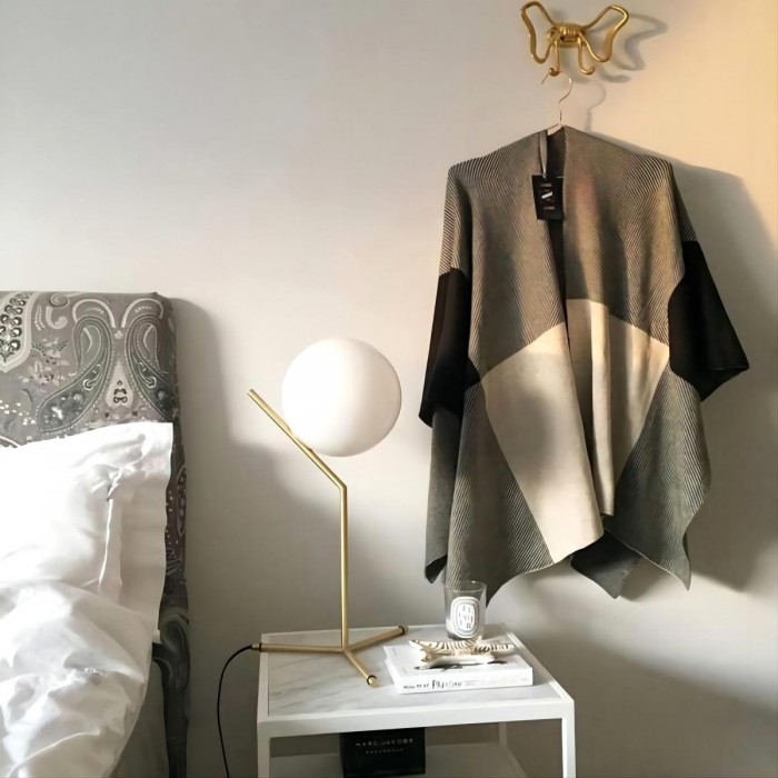 IC Lights table lamp