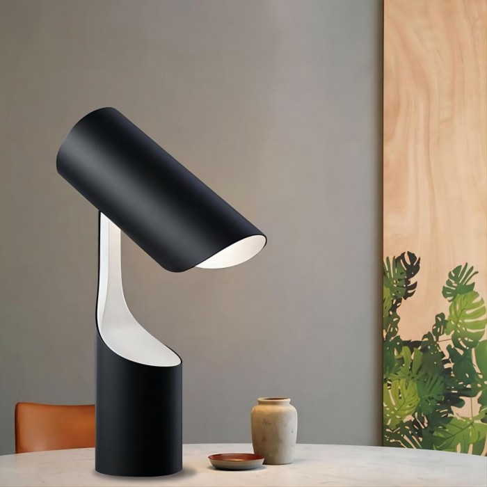 Mutatio Table Lamp