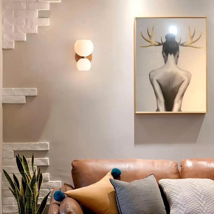 Edie and Betty wall lamp