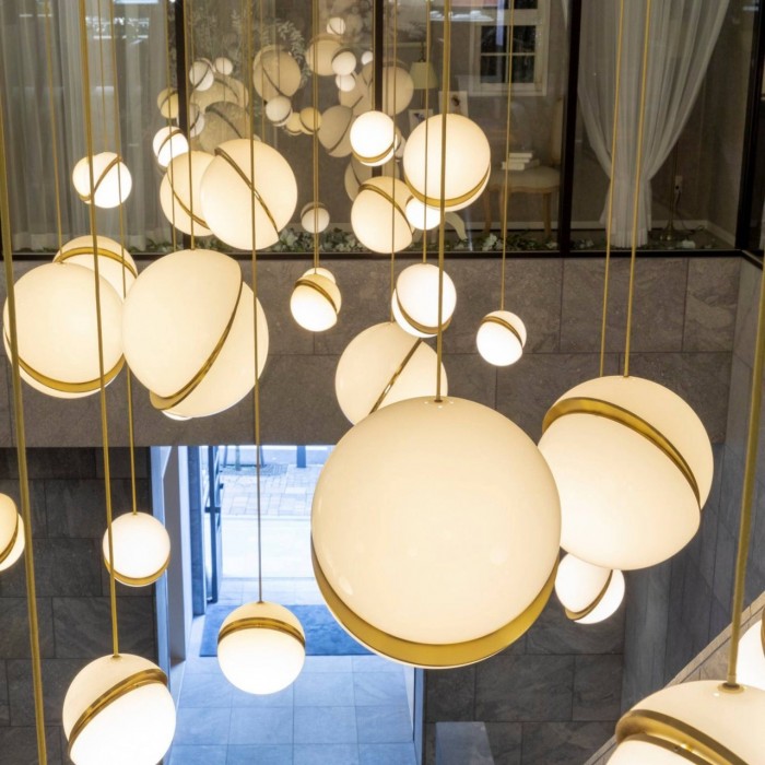 Crescent pendant lamp