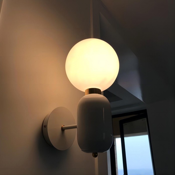 Aball's wall lamp