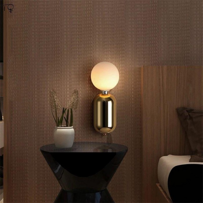 Aball's wall lamp