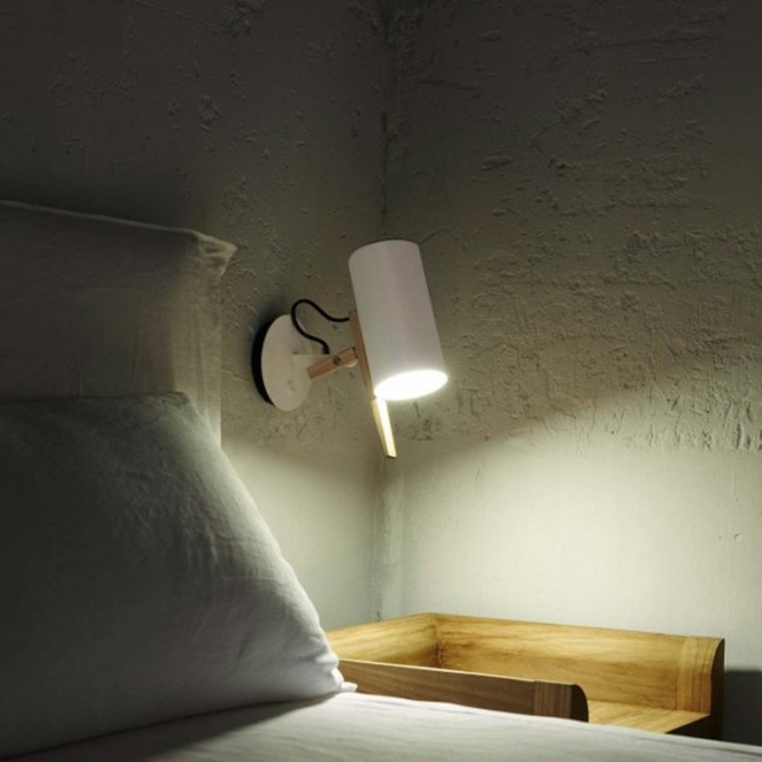 Scantling table lamp