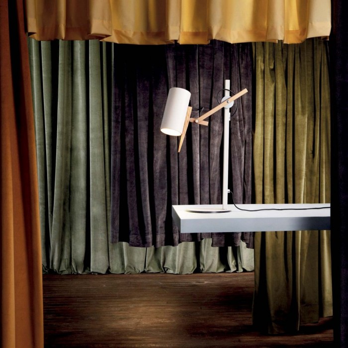 Scantling table lamp