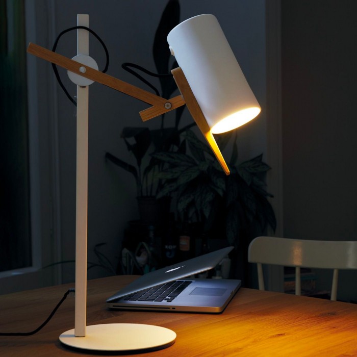Scantling table lamp