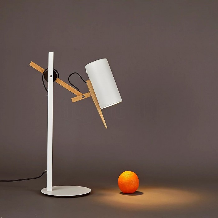 Scantling table lamp