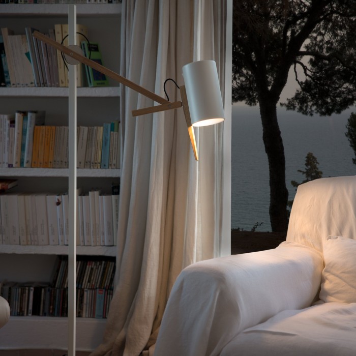Scantling table lamp