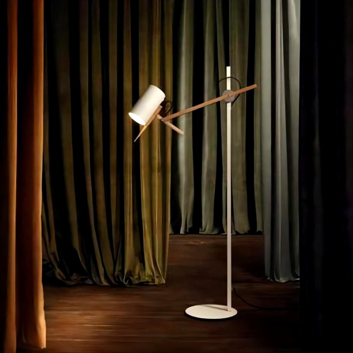 Scantling table lamp