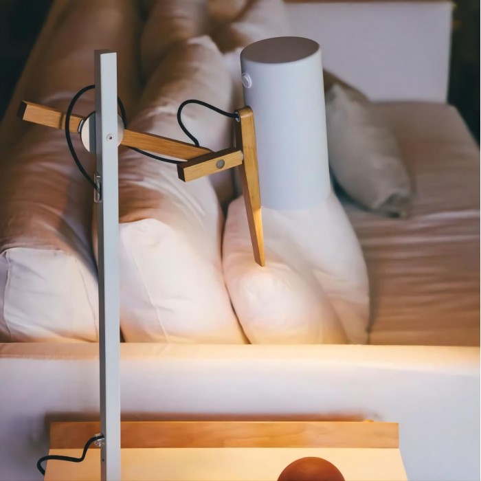 Scantling table lamp