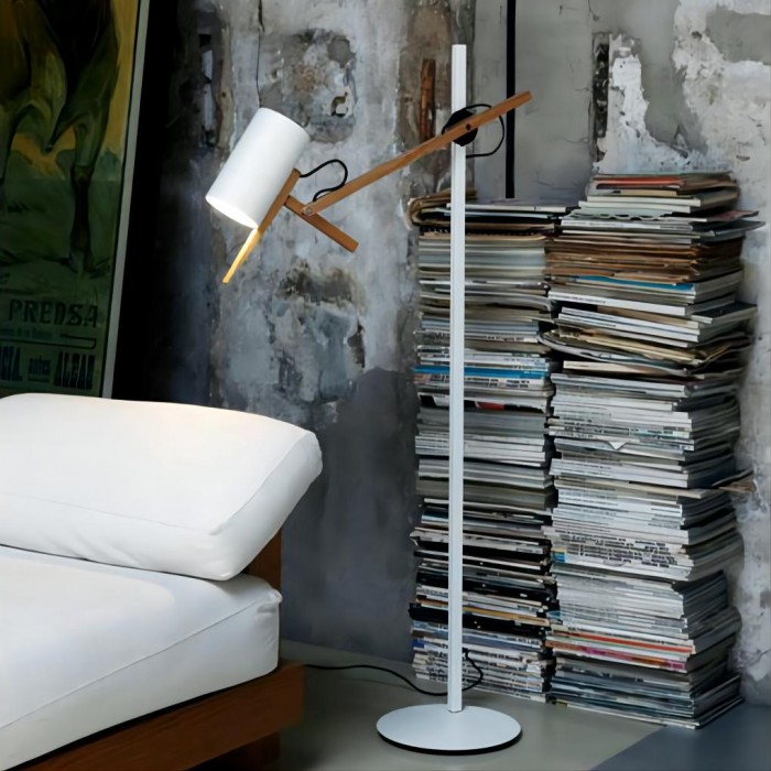 Scantling table lamp