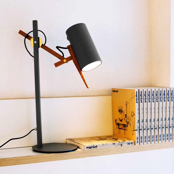 Scantling table lamp
