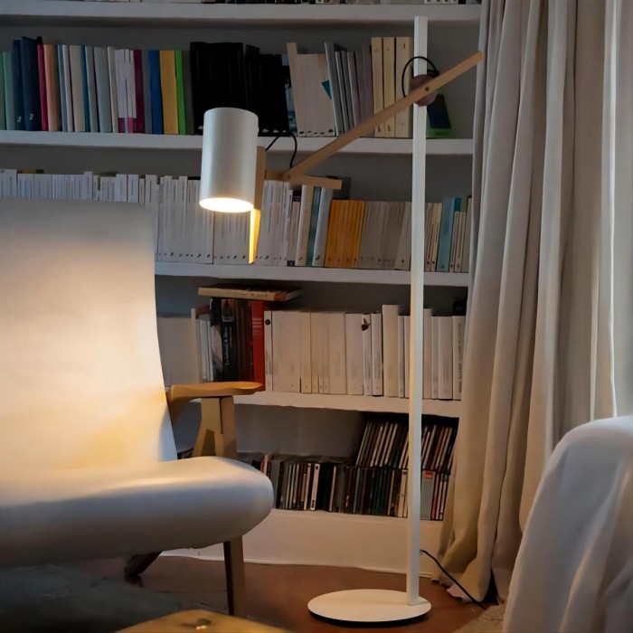 Scantling table lamp