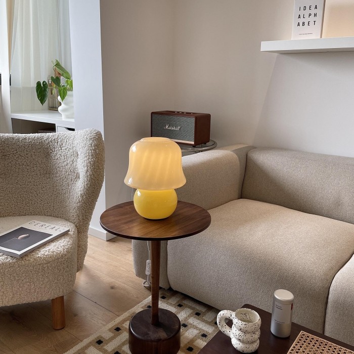 Q кремовая настольная лампа