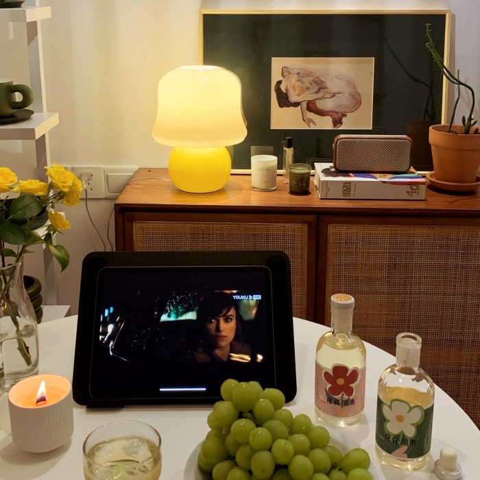 Q кремовая настольная лампа