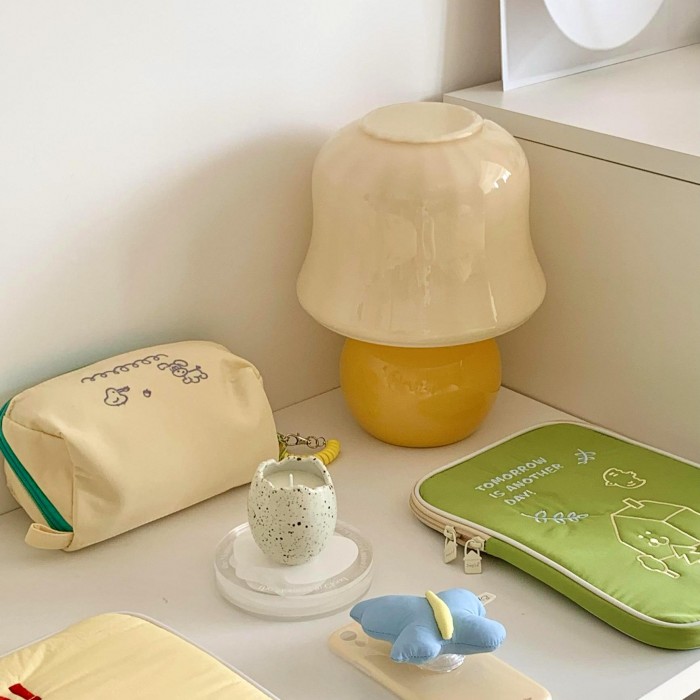 Q кремовая настольная лампа