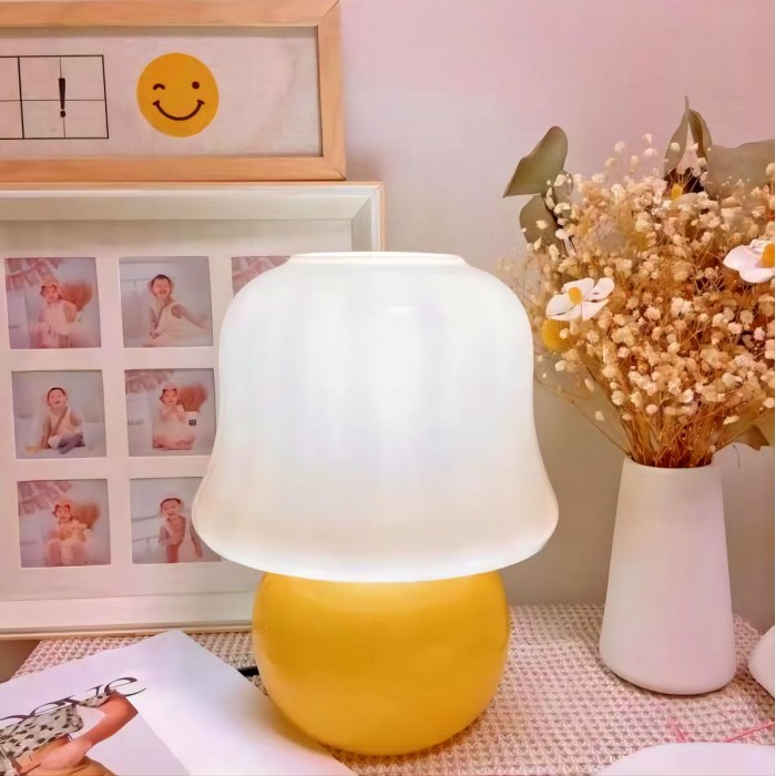 Q кремовая настольная лампа