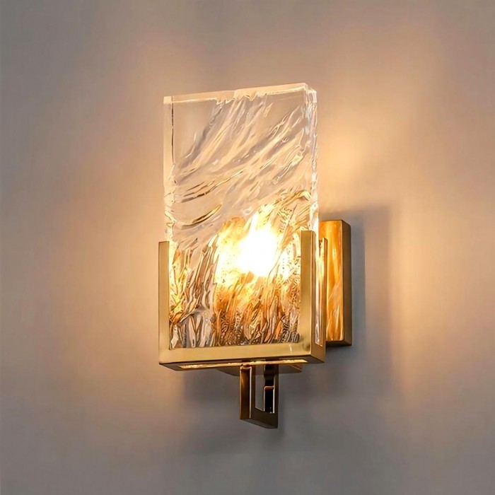 Настенный светильник из хрусталя