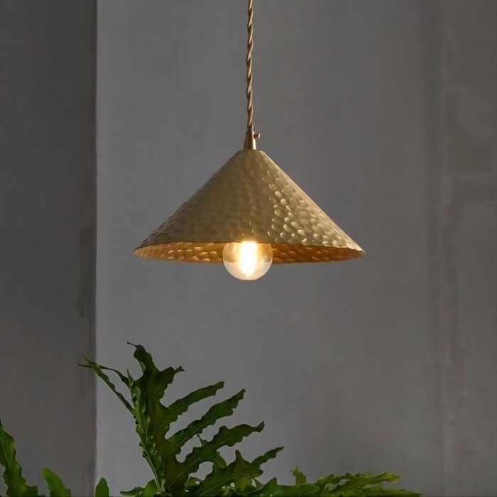 Выцветшая подвесная лампа