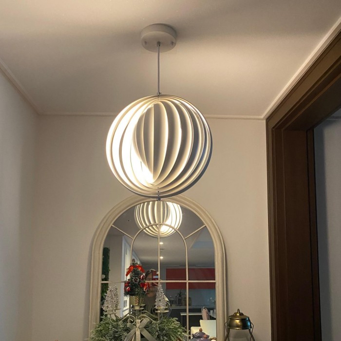 Вращающаяся подвесная лампа из верпана