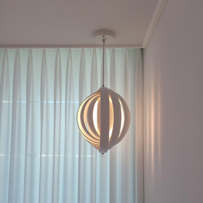 Вращающаяся подвесная лампа из верпана