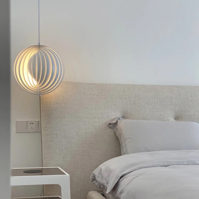 Вращающаяся подвесная лампа из верпана