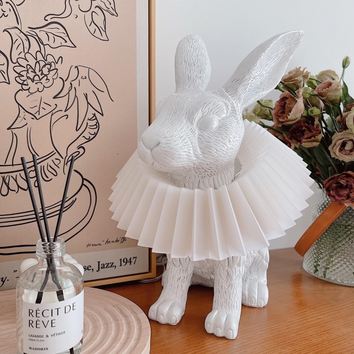 Modern rabbit table lamp