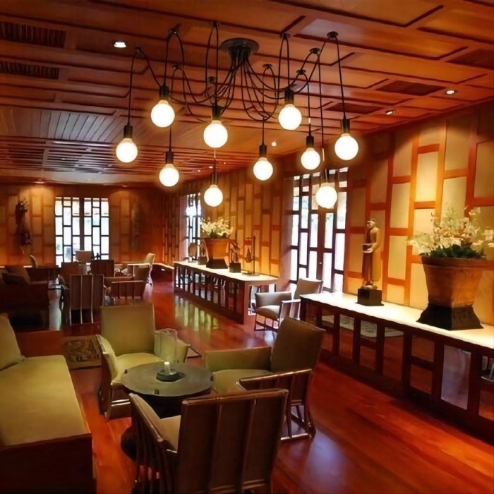 Потолочная люстра паук