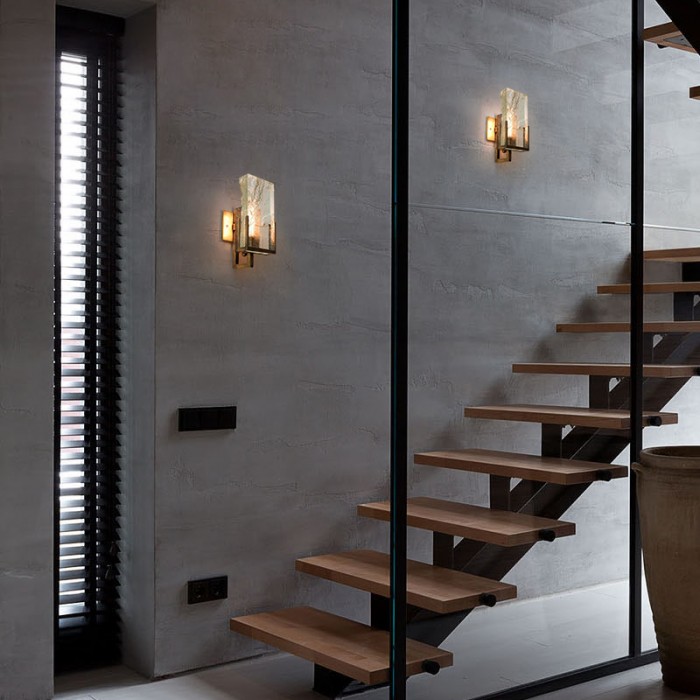 Настенный светильник из хрусталя