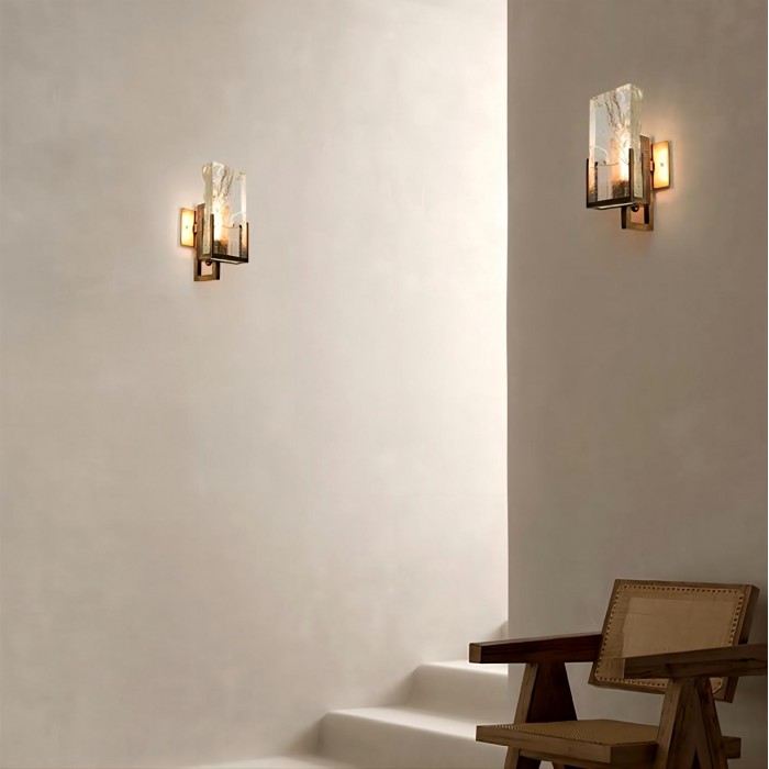 Настенный светильник из хрусталя