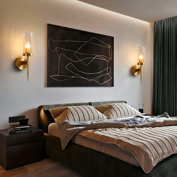 Clear glass shade wall lamp