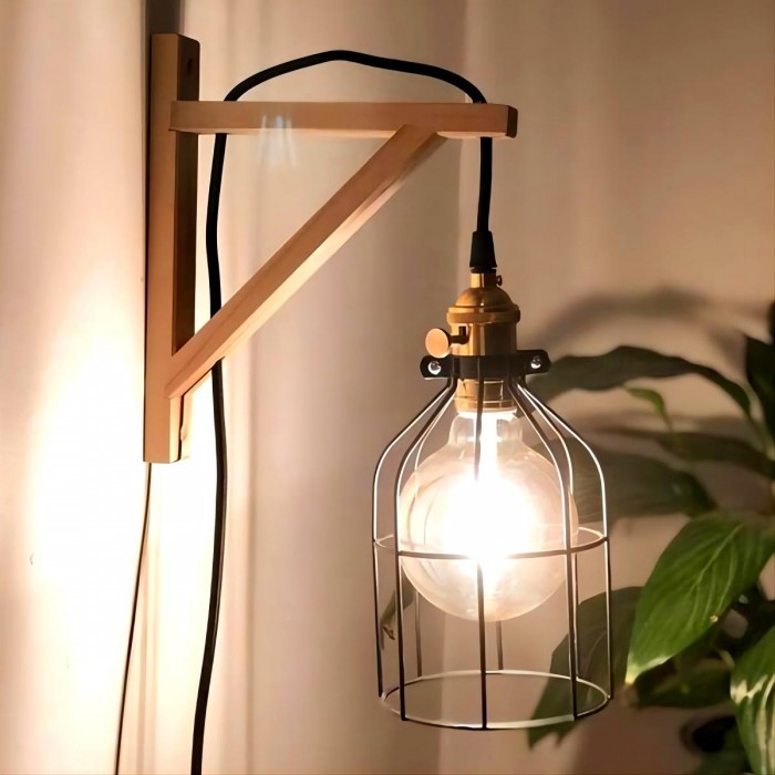 Деревянный настенный светильник