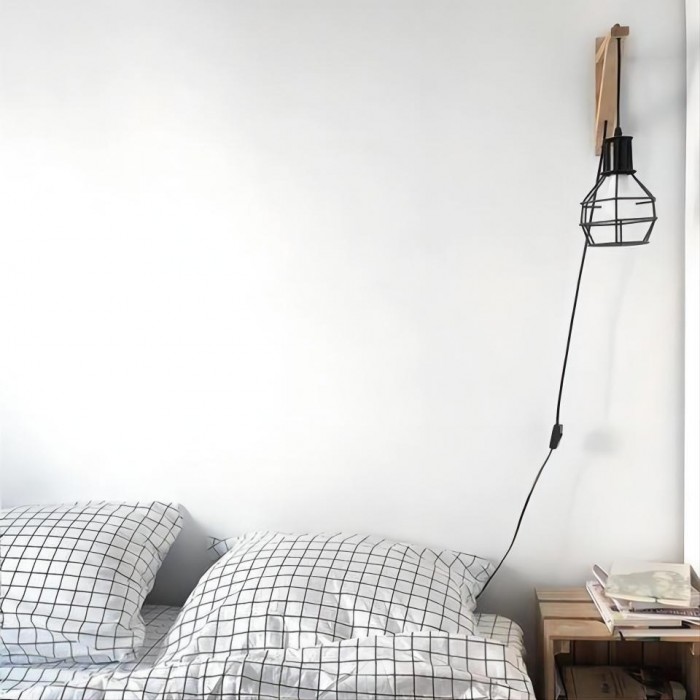 Деревянный настенный светильник