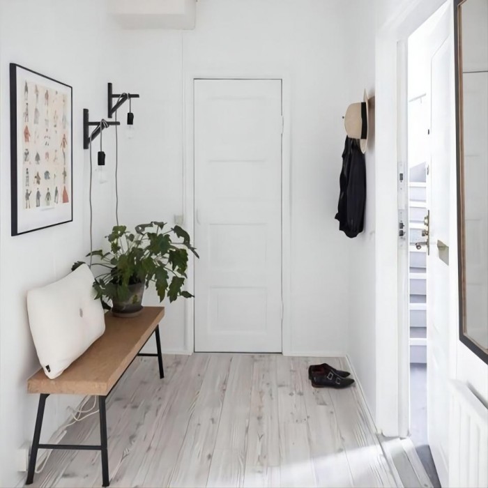 Деревянный настенный светильник