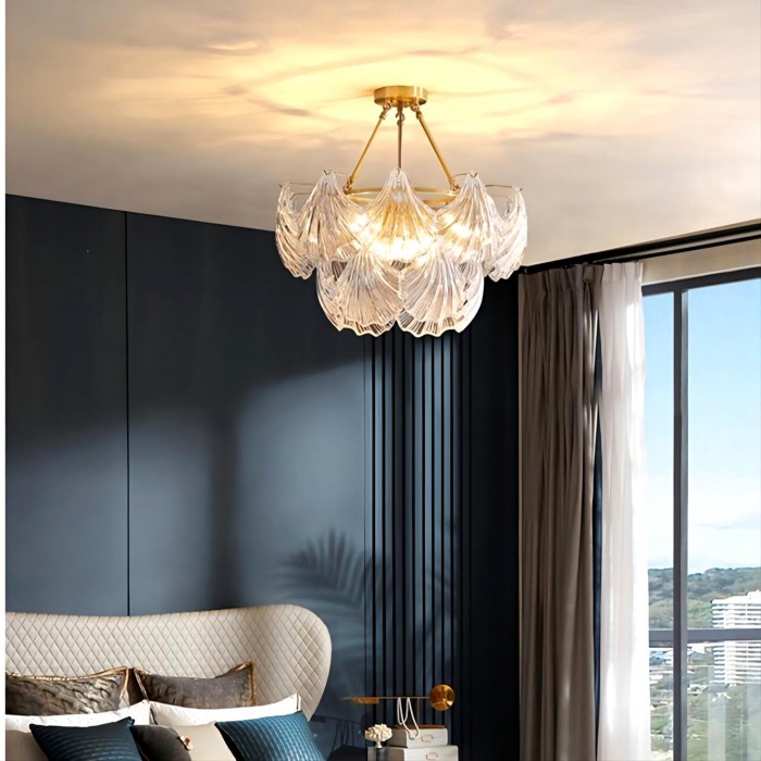 Люстра из ракушек