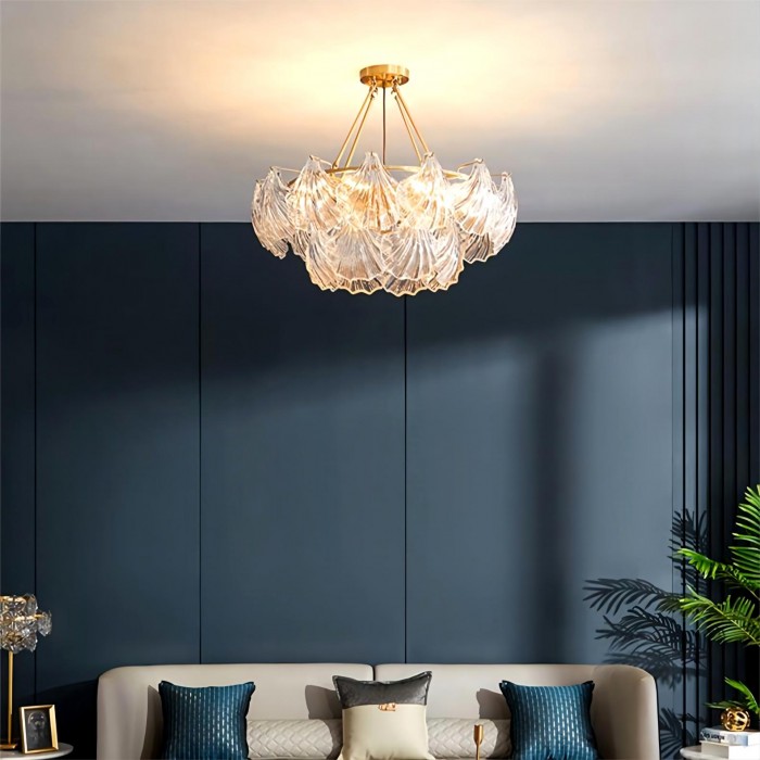 Люстра из ракушек