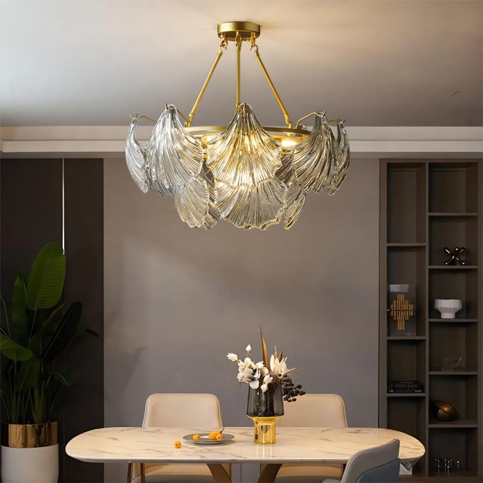 Люстра из ракушек