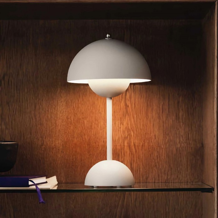 Flowerpot VP9 Table Lamp