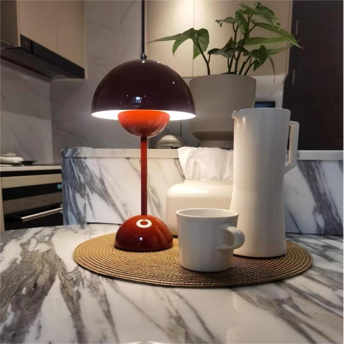 Flowerpot VP9 Table Lamp