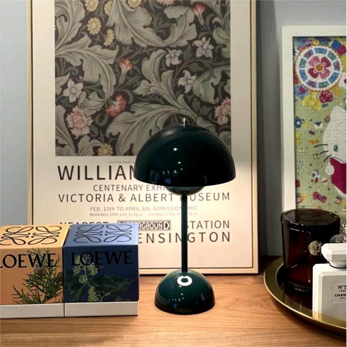 Flowerpot VP9 Table Lamp