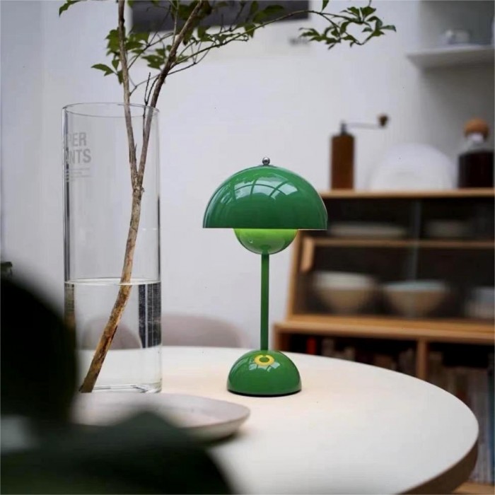 Flowerpot VP9 Table Lamp