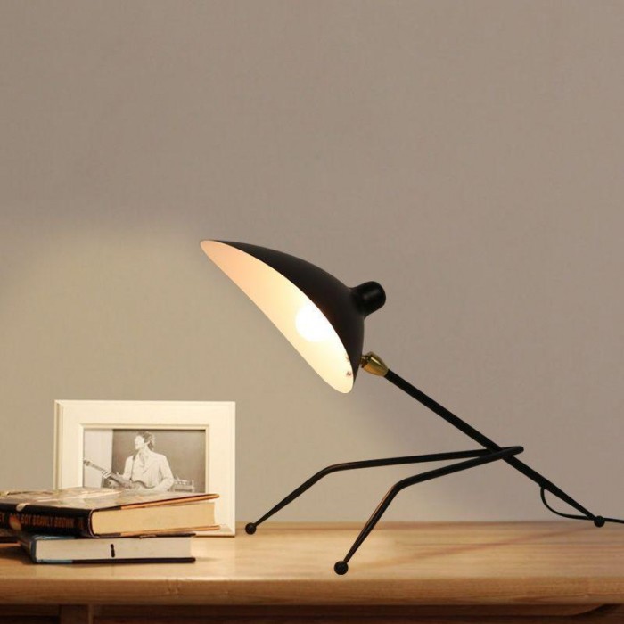 Serge Tripod Table Lamp