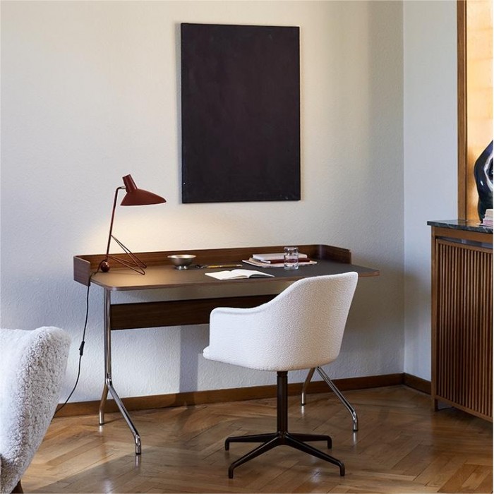 HM9 Tripod Table Lamp