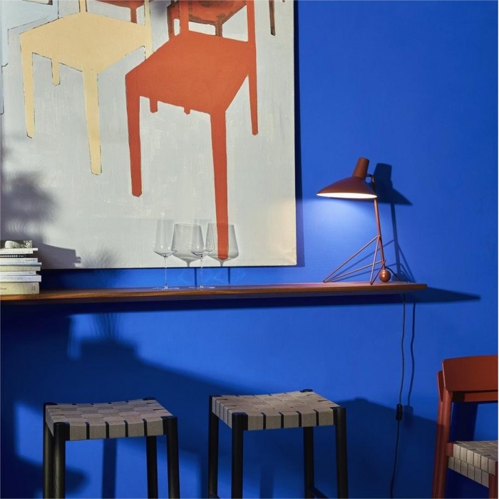 HM9 Tripod Table Lamp