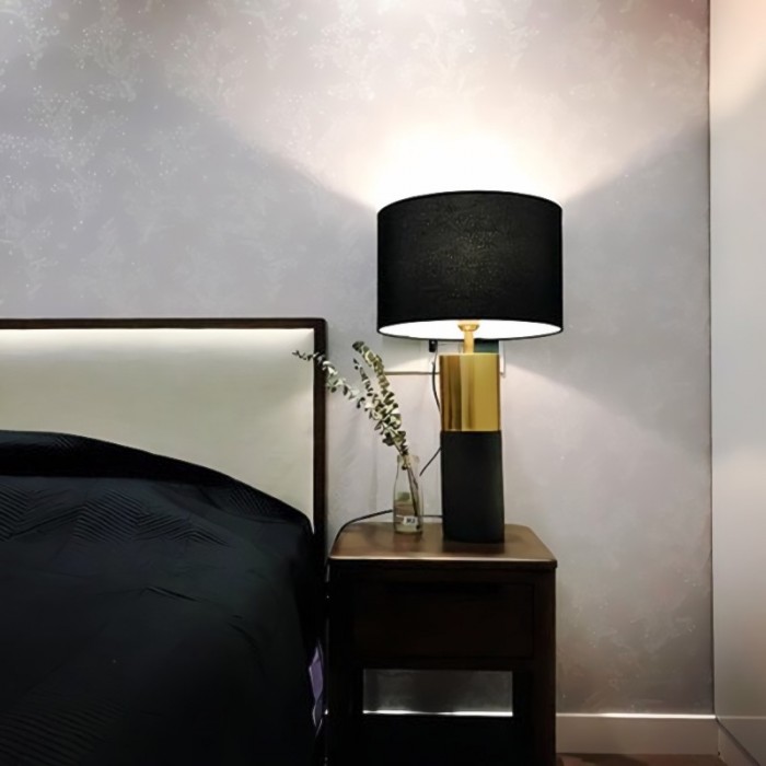 Настольная лампа из бетонного цилиндра