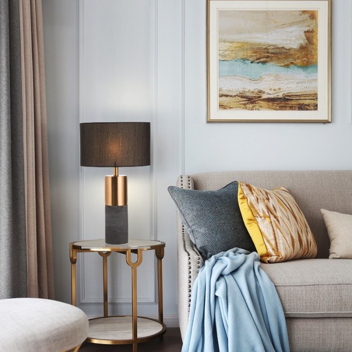 Настольная лампа из бетонного цилиндра