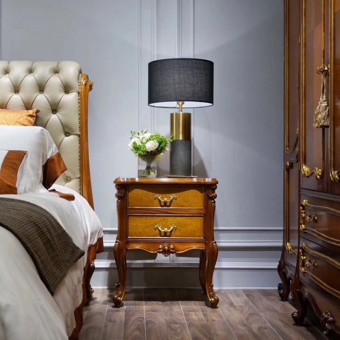 Настольная лампа из бетонного цилиндра